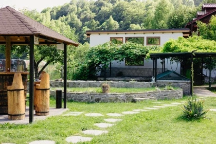Curte cu vedere panoramica