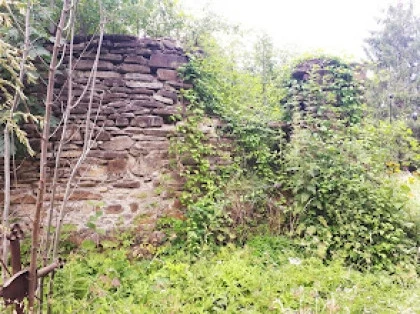 Ruine Biserica veche traisteni