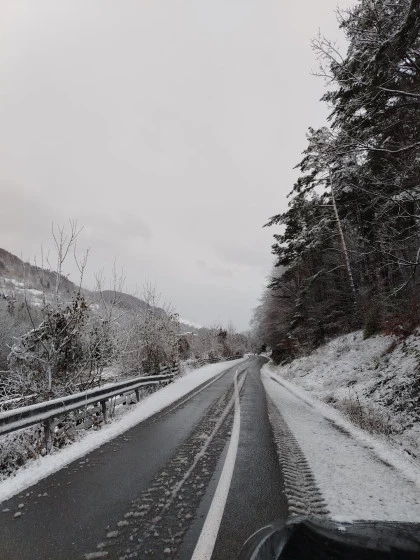 Peisaj de iarna cu zapada Valea Doftanei