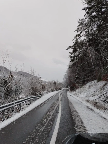 Peisaj de iarna cu zapada Valea Doftanei