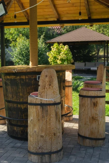 Exterior foisor curte la taverna paste 2026