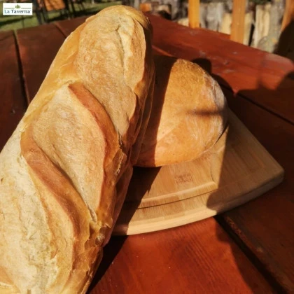 Paine alba franzela coapta pe vatra 500 gr La Taverna
