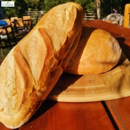 Paine alba franzela coapta pe vatra 500 gr La Taverna