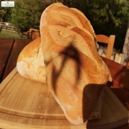 Paine alba franzela coapta pe vatra 500 gr La Taverna