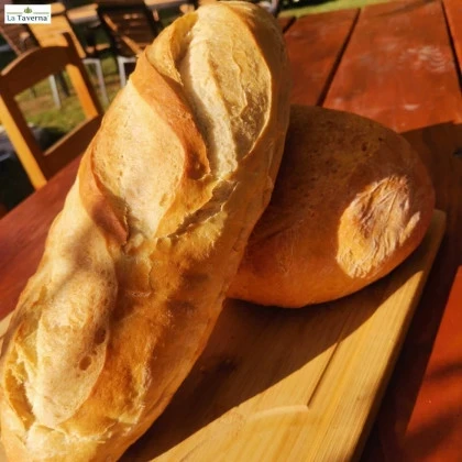 Paine alba franzela coapta pe vatra 500 gr La Taverna