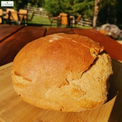 Paine neagra rotunda coapta pe vatra 400 gr La Taverna